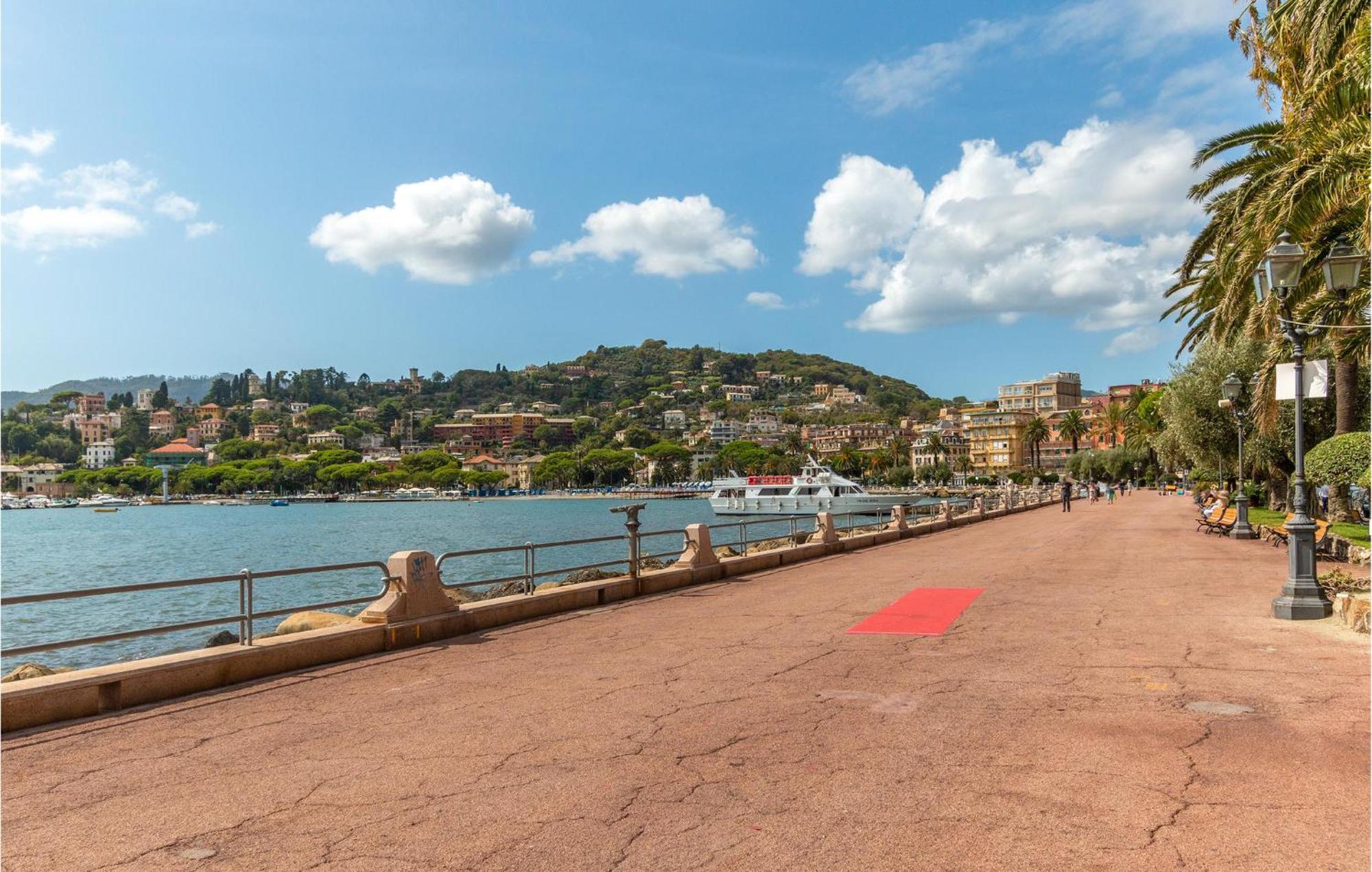 1 Bedroom Lovely Apartment In Rapallo Eksteriør bilde